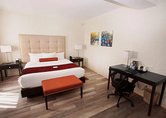 Best Western Plus Montreal Downtown- Hotel Europa